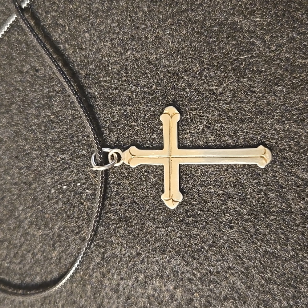 Vintage sterling silver cross necklace 1" X 1.75"